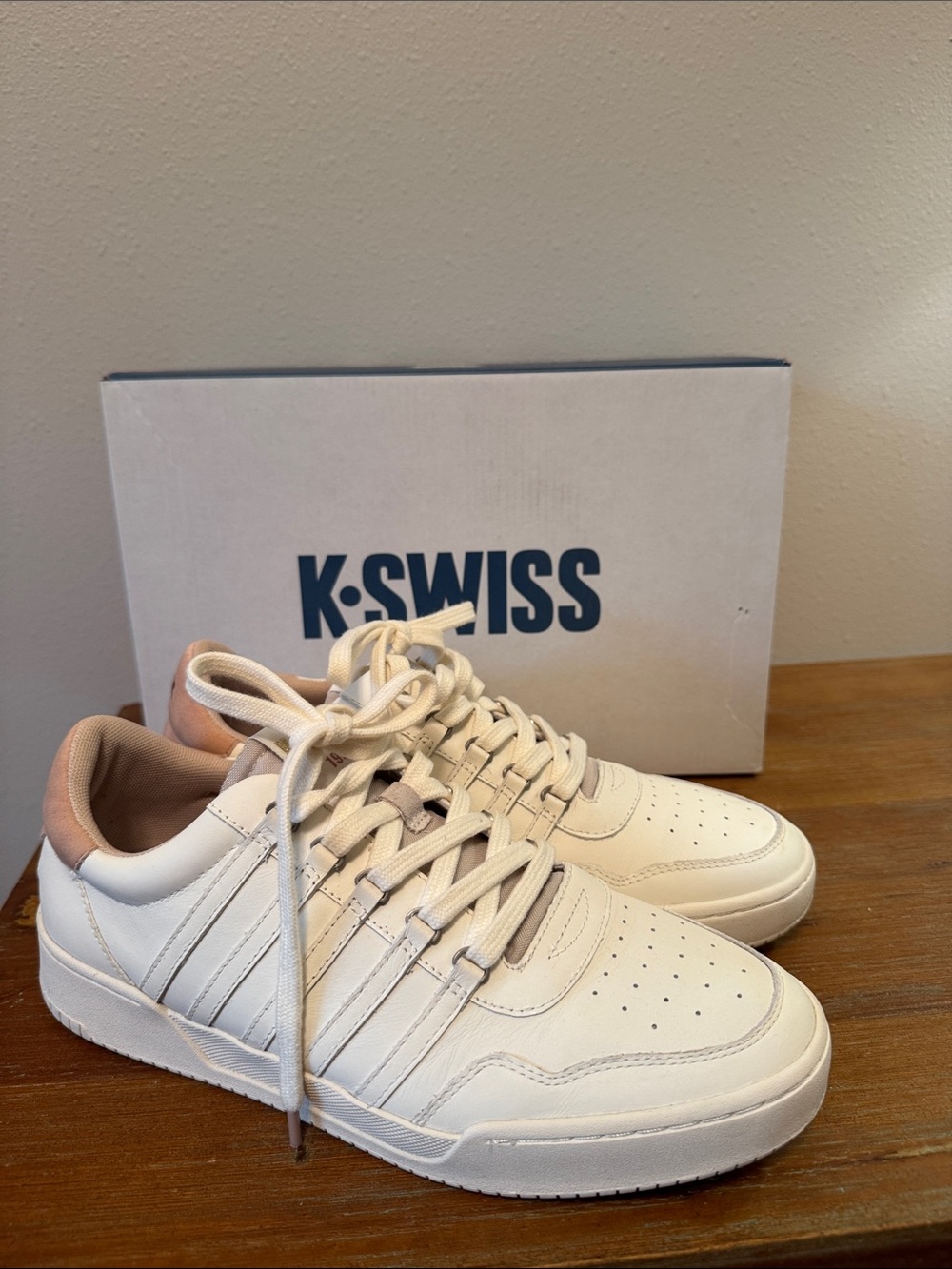 NEW Women’s K-Swiss Leather Sneakers - Sz 10
